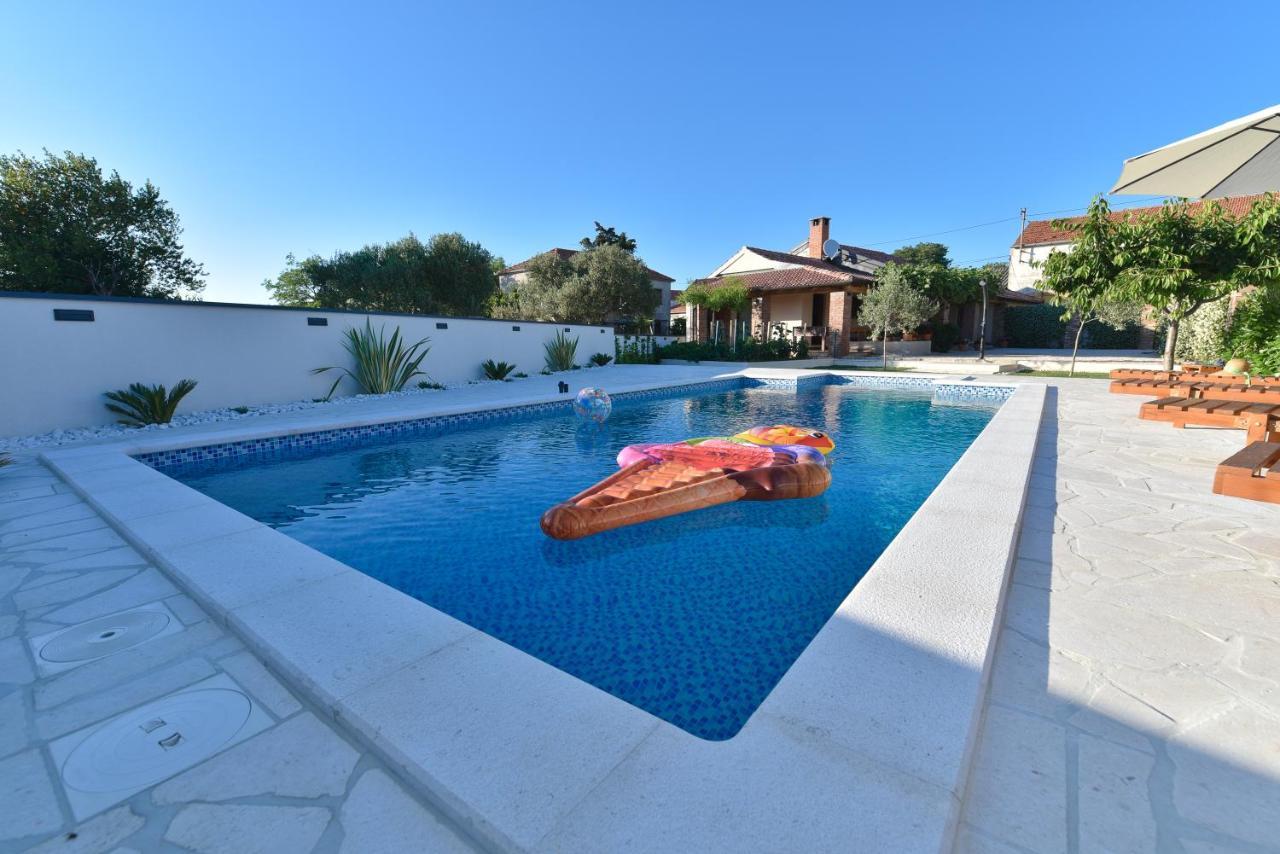 Villa Navita Augustinus With Pool Debeljak Екстериор снимка