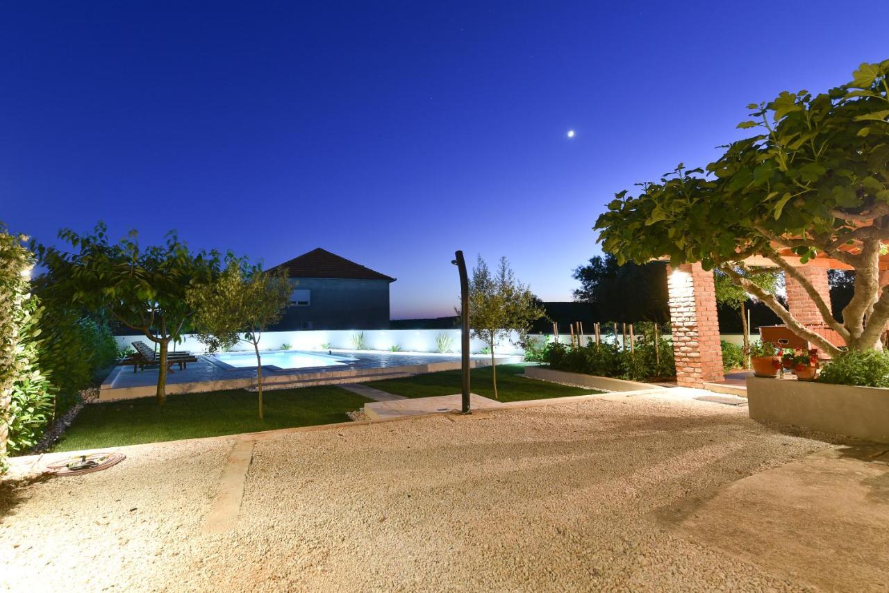 Villa Navita Augustinus With Pool Debeljak Екстериор снимка